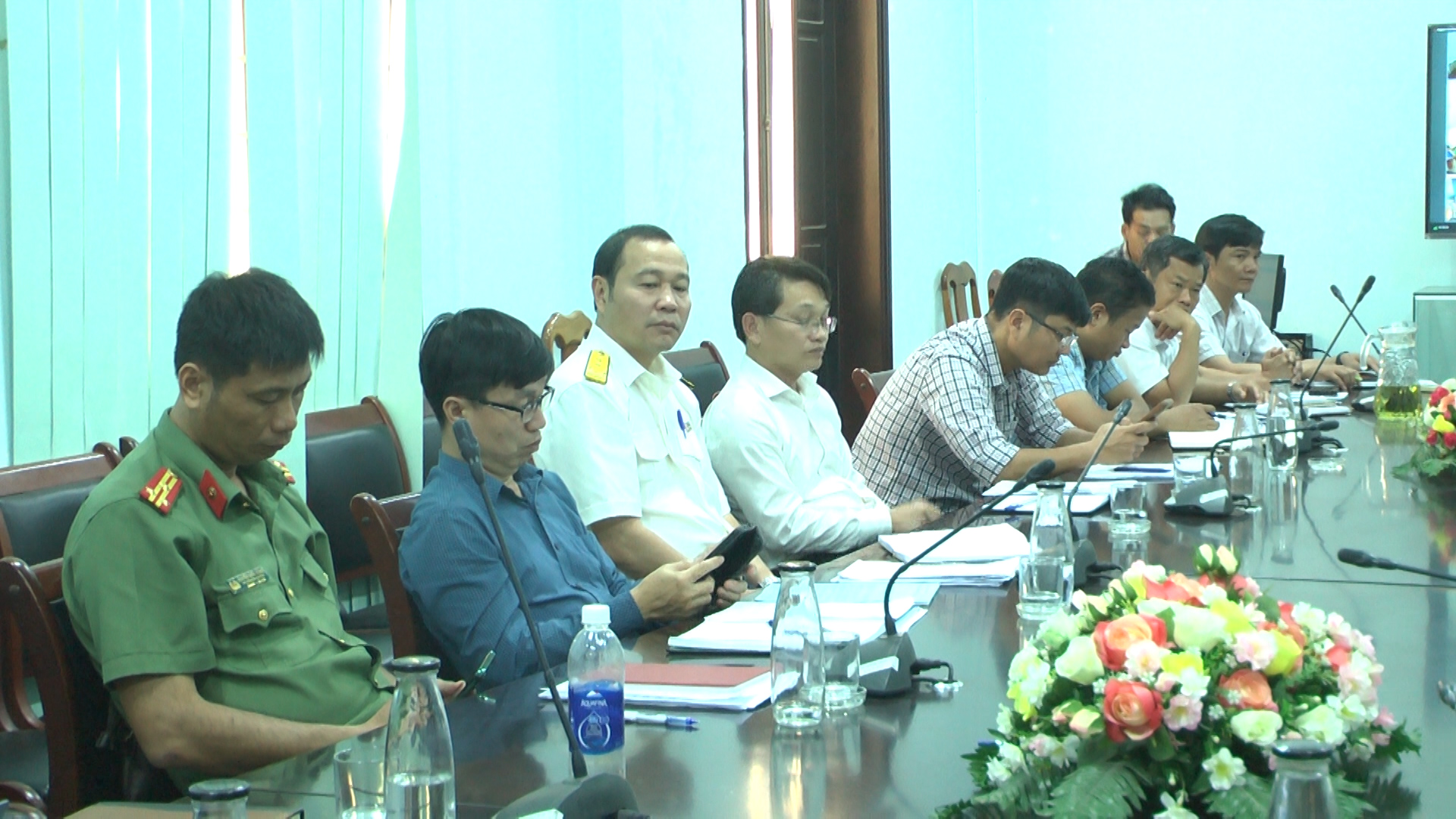 đb họp UBND